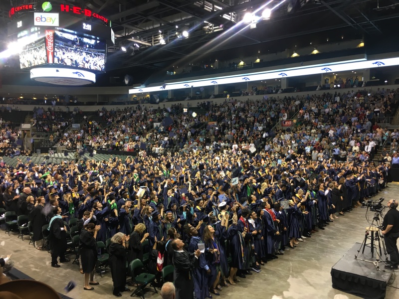 2017/06(June)/McKenzie-HighSchoo-Graduation/800x600_2017-06-02-McKenzieMaddox-HighSchool-Graduation-20.JPG