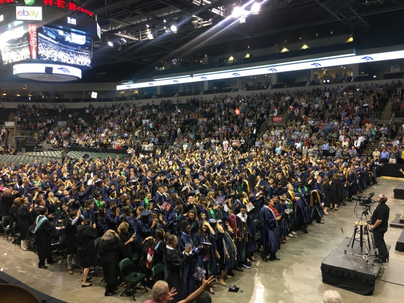2017/06(June)/McKenzie-HighSchoo-Graduation/800x600_2017-06-02-McKenzieMaddox-HighSchool-Graduation-23.JPG