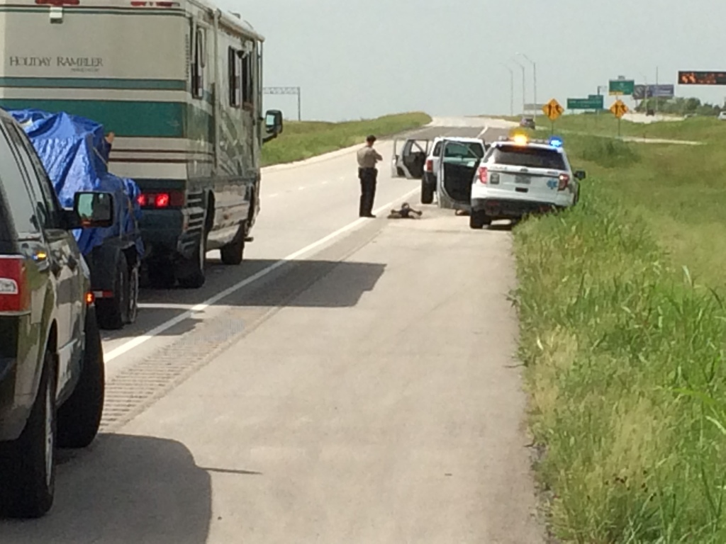 2017/06(June)/Port-Aransas/1024x768_2017-07-01-Port-Aransas-03-cops-on-the-road.JPG