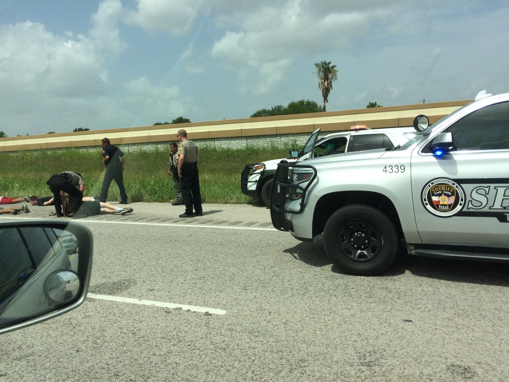 2017/06(June)/Port-Aransas/1024x768_2017-07-01-Port-Aransas-05-cops-on-the-road.JPG