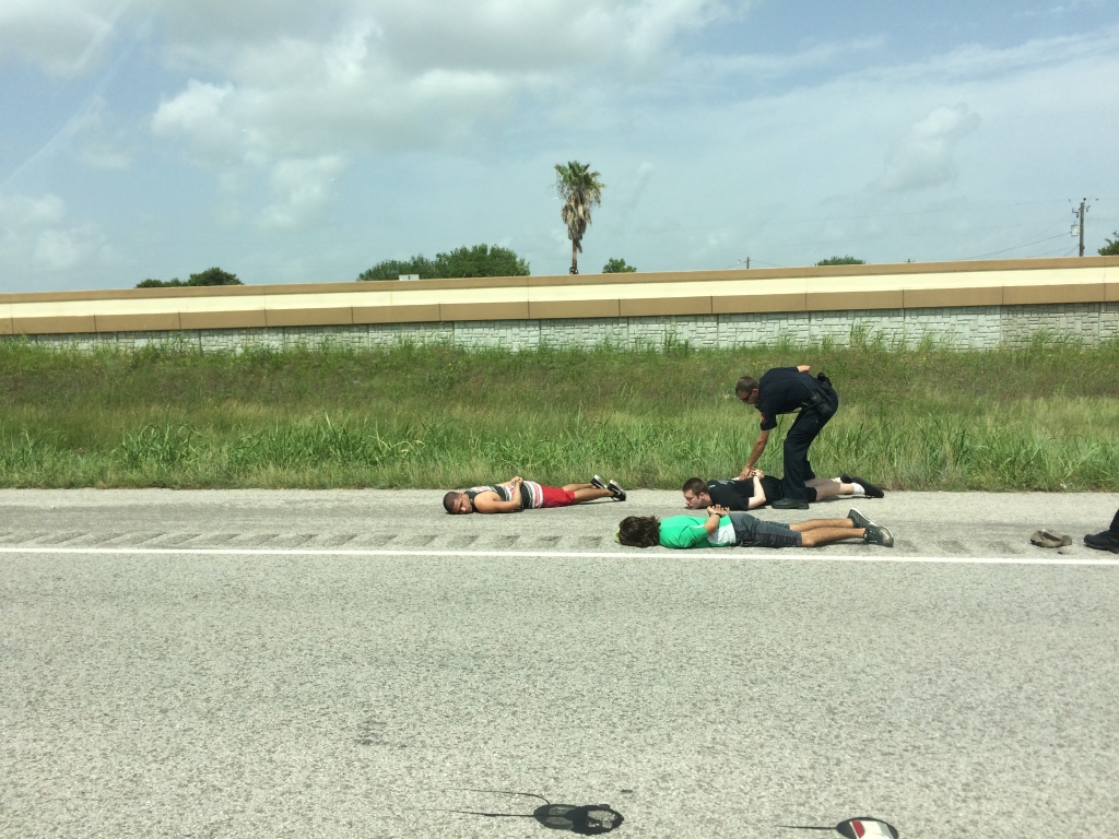 2017/06(June)/Port-Aransas/1024x768_2017-07-01-Port-Aransas-07-cops-on-the-road.JPG