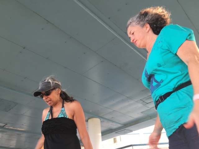 2017-07-02-Port-Aransas-05-Kavita-Suzi-dancing-on-table.JPG