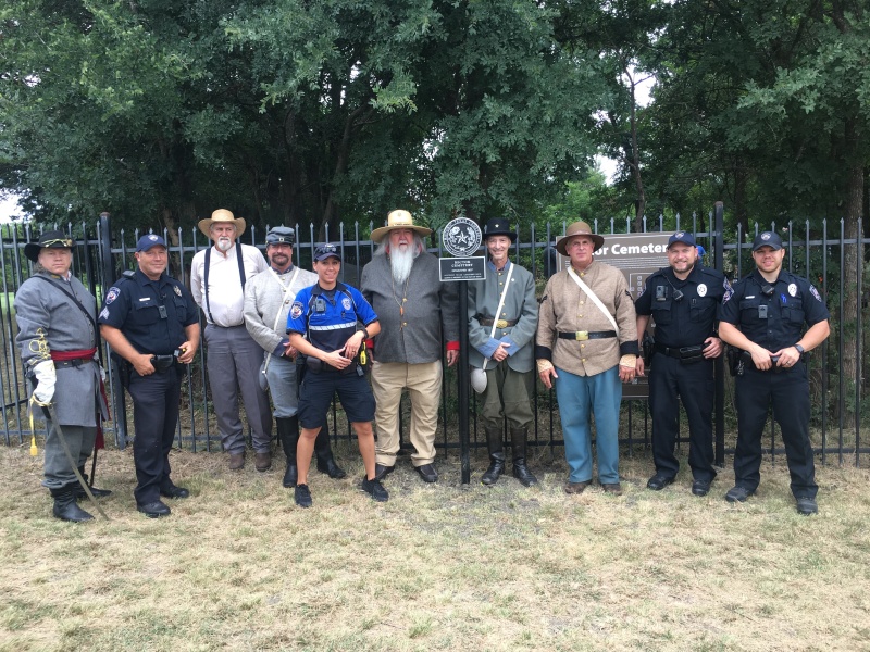 2017/06(June)/Troop214-Rector-Cemetery-Commemeration/800x600_2017-06-24-Rector-Cemetary-24.JPG