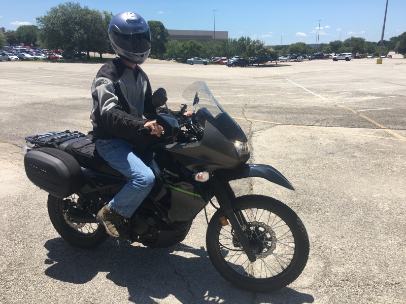 2017/07(July)/Chance-Motorcycle-Practice/800x600_2017-07-09-Chance-tries-SteveRiffels-motorcycle-7.JPG