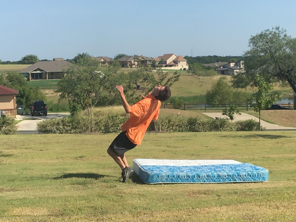 2017/07(July)/Chance-learning-to-backflip/1024x768_2017-07-30-Chance-Learning-to-Backflip-04.JPG