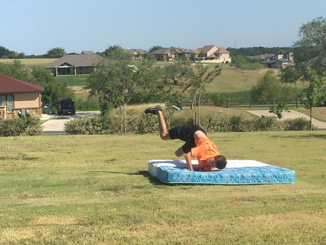 2017/07(July)/Chance-learning-to-backflip/640x480_2017-07-30-Chance-Learning-to-Backflip-21.JPG