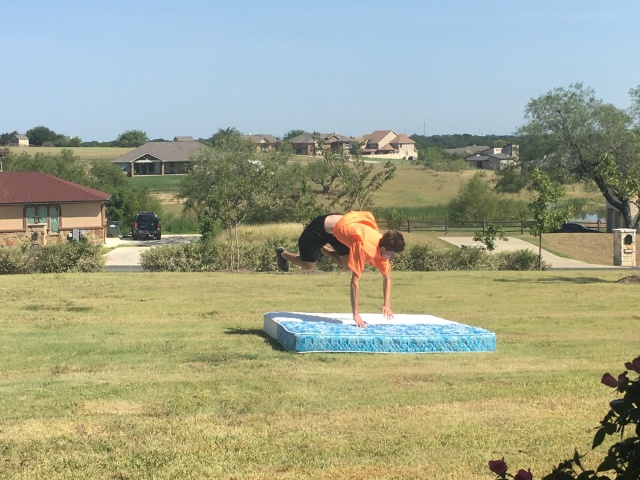 2017/07(July)/Chance-learning-to-backflip/640x480_2017-07-30-Chance-Learning-to-Backflip-32.JPG