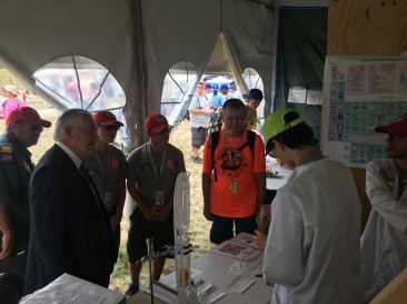 2017-07-21-National-Jamboree-17-Dax-teaching-Secretary-of-State-Rex-Tillerson.JPG