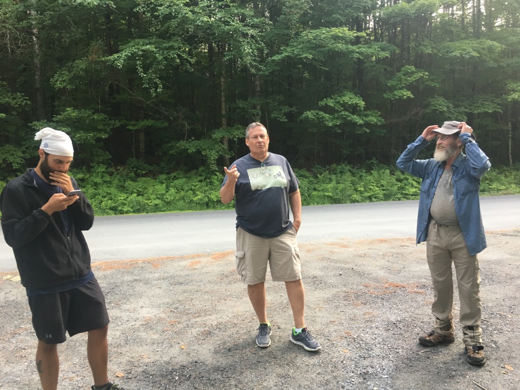2017/07(July)/White-River-Junction-ERM-work/1024x768_2017-07-26-White-River-Junction-trail-magic-4-Blaze-SteveRiffel-DennisOnTheGo.JPG
