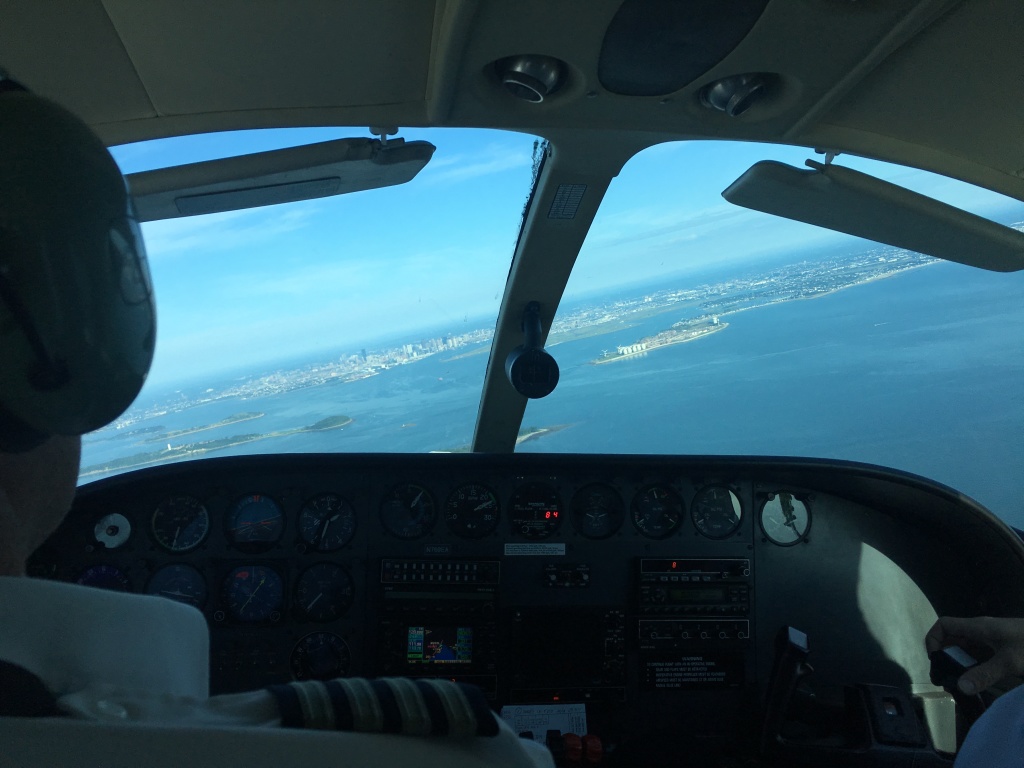 2017/07(July)/White-River-Junction-ERM-work/1024x768_2017-07-28-tiny-plane-from-White-River-Junction-to-Boston-2.JPG