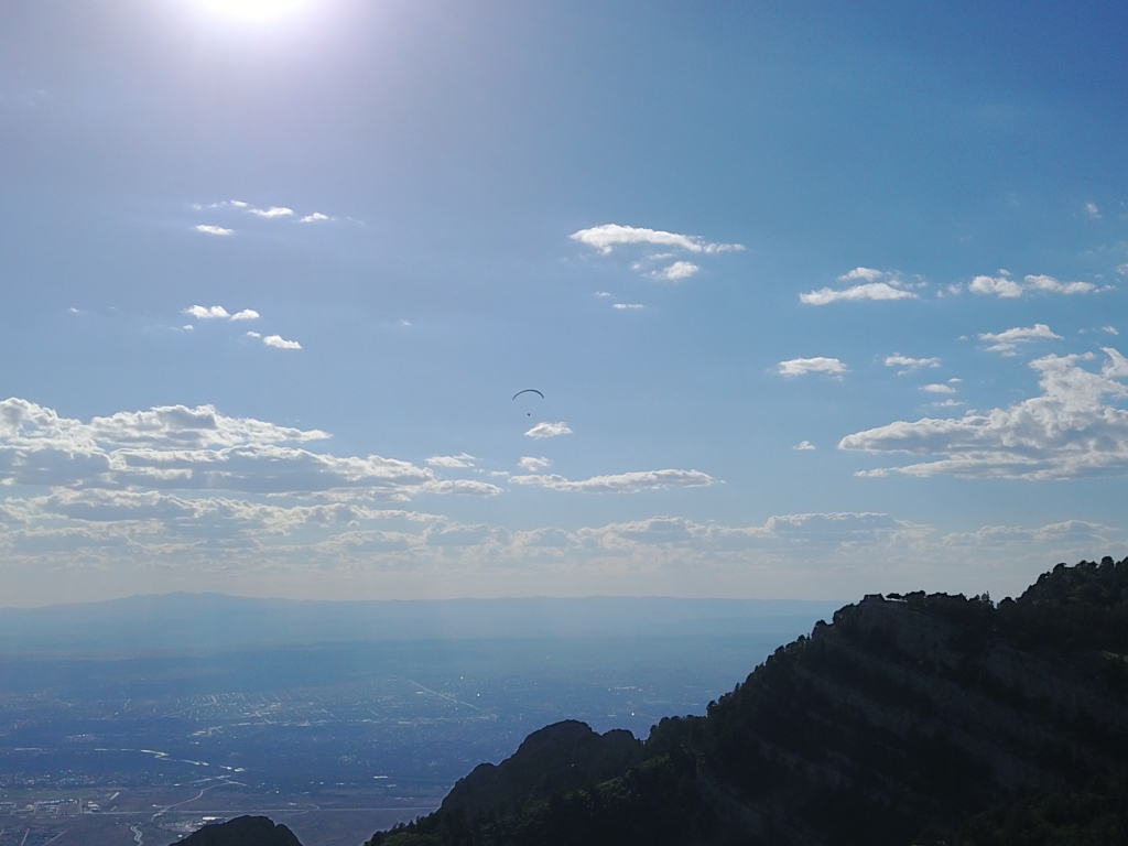 2017-08-09--Albuquerque-Sandia-Peak-11-gliders.JPG