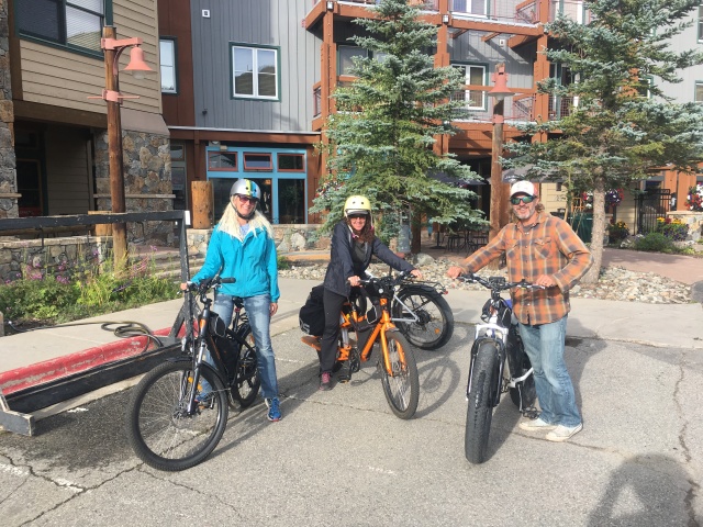2017/08(August)/Colorado-and-Wyoming-Eclipse/640x480_2017-08-14-Breckenridge-2-Angie-Justin-Radbikes.JPG
