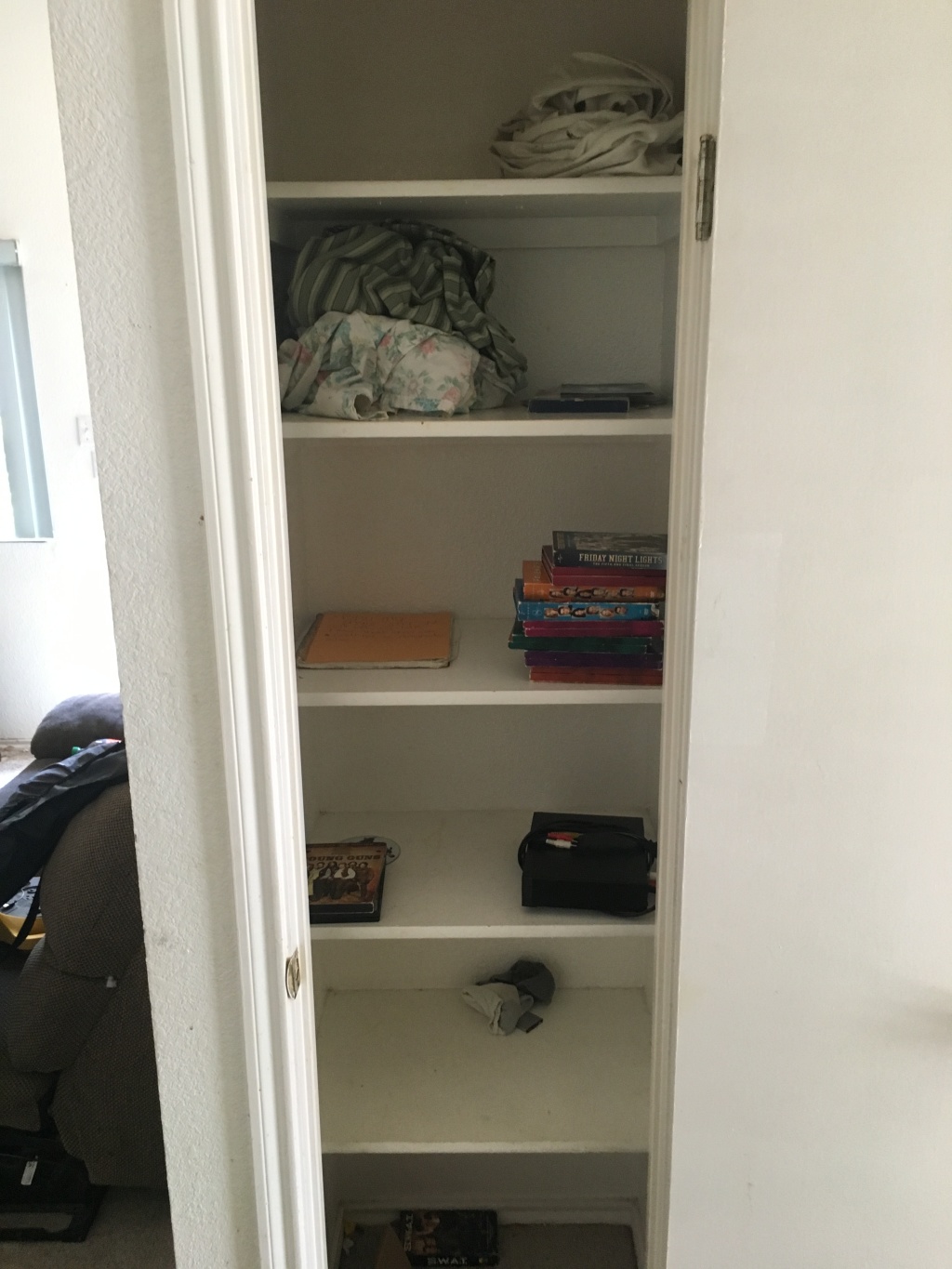 2017/08(August)/Duplex-renter-mess/1024x768_2017-08-01-Disraeli-Renter-Mess-15.JPG