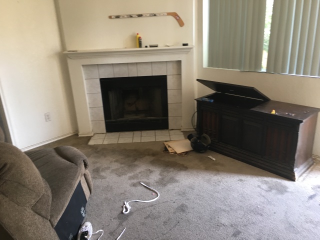 2017/08(August)/Duplex-renter-mess/640x480_2017-08-01-Disraeli-Renter-Mess-13.JPG