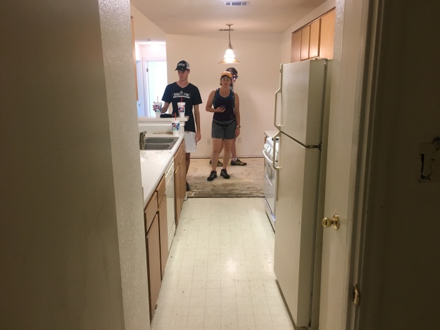 2017/08(August)/Duplex-renter-mess/640x480_2017-08-05-Disraeli-Renter-Mess-03.JPG