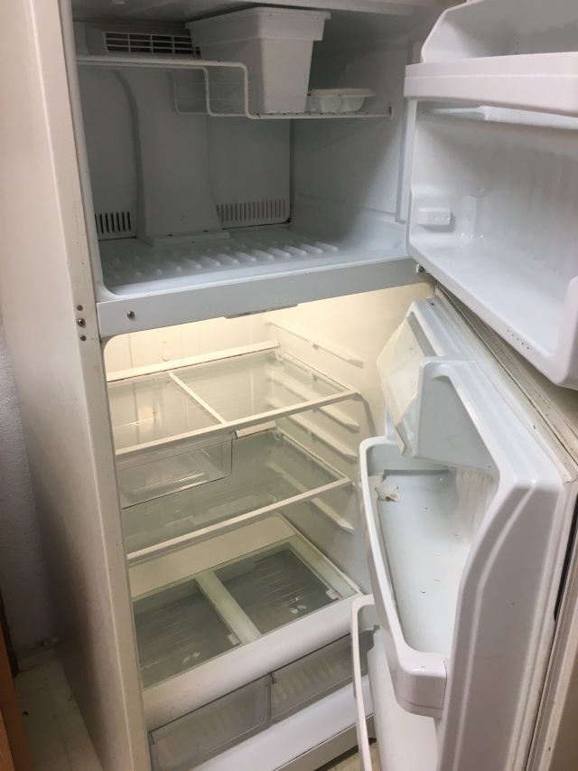 2017/08(August)/Duplex-renter-mess/640x480_2017-08-05-Disraeli-Renter-Mess-05.JPG