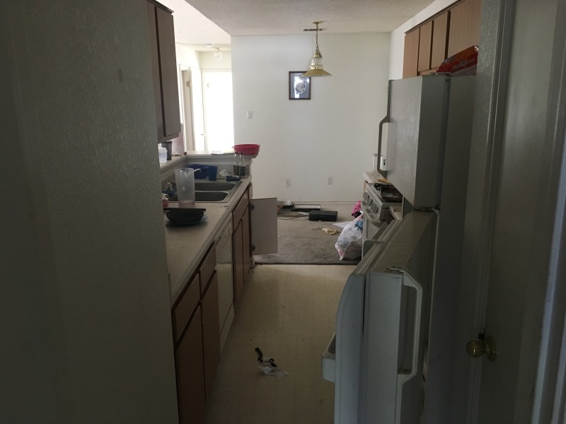 2017/08(August)/Duplex-renter-mess/800x600_2017-08-01-Disraeli-Renter-Mess-06.JPG