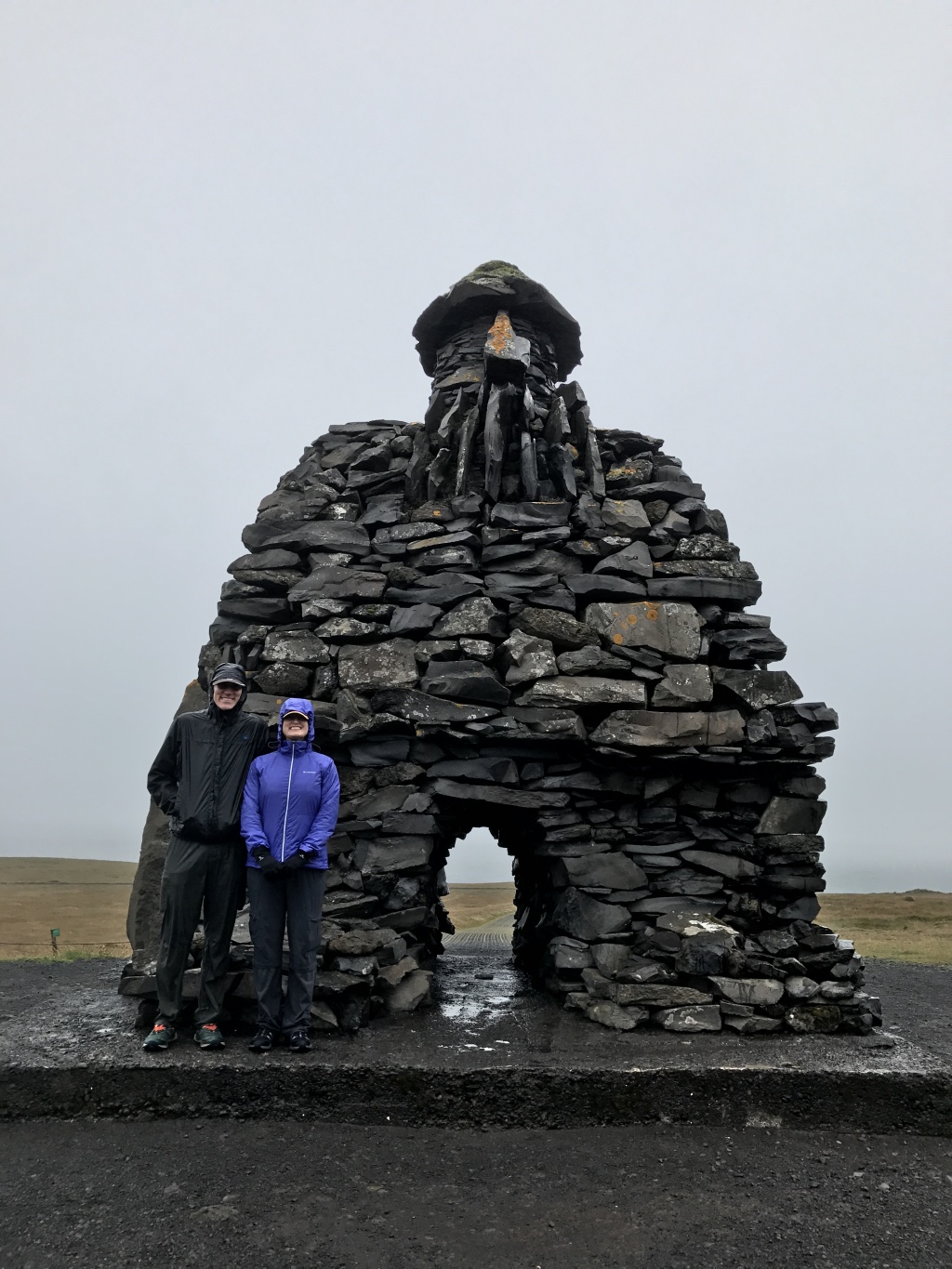 2017/08(August)/Iceland/1024x768_2017-08-27-Iceland-32-Arnarstapi-Badur-Snafellsas-troll-Travis-Suzi.JPG