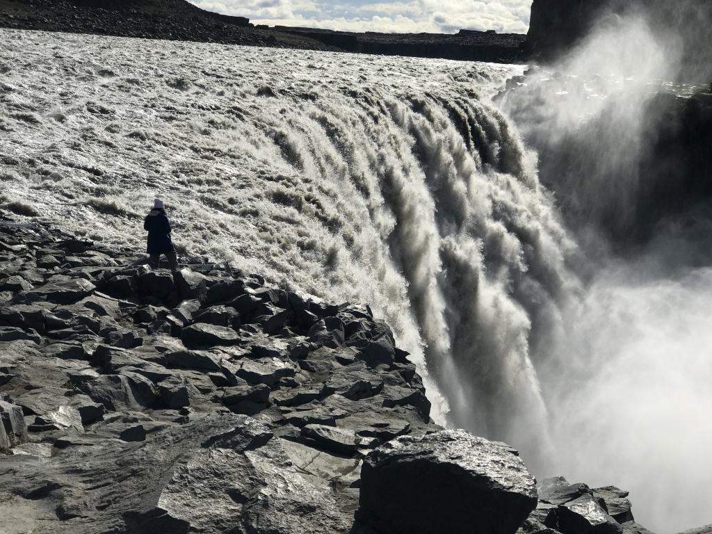 2017/08(August)/Iceland/1024x768_2017-08-31-Iceland-143-Dettifoss-Kris.JPG