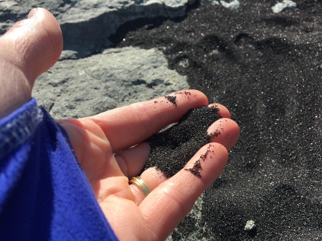 2017-09-01-Iceland-060-Jokulsarlon-Glacier-Lagoon-black-sand.JPG