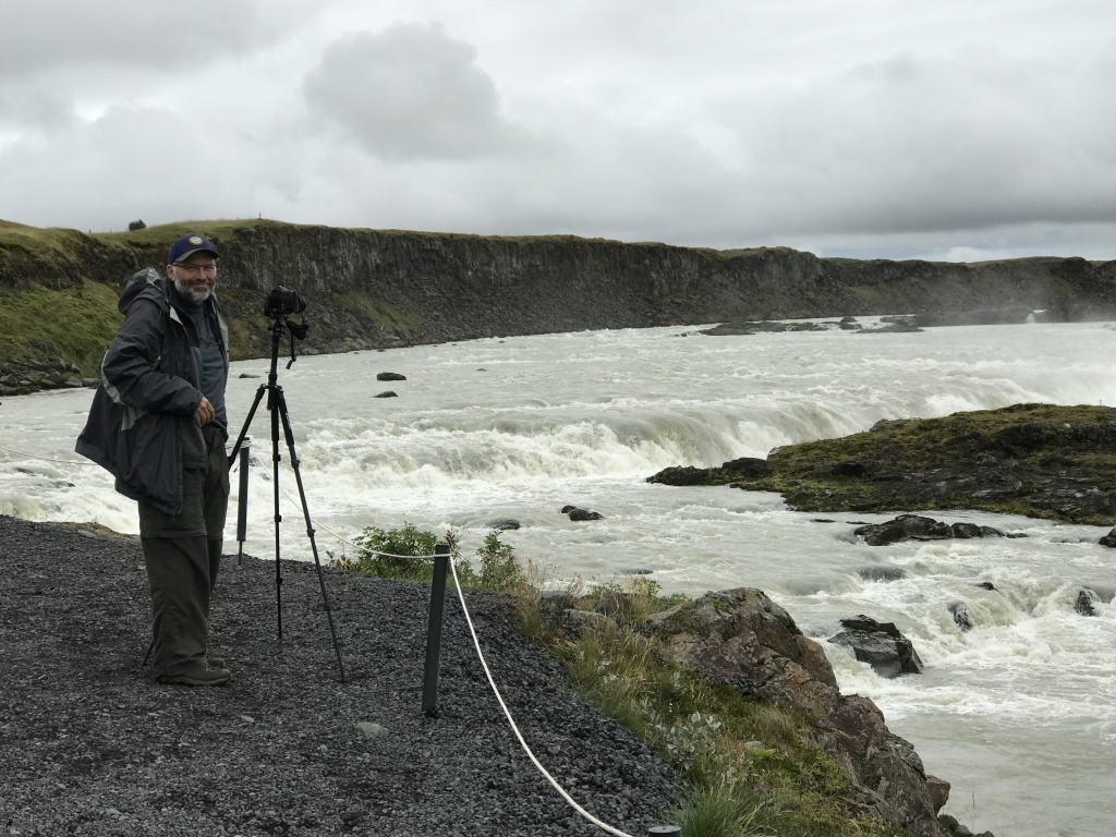 2017/08(August)/Iceland/1024x768_2017-09-03-Iceland-053-Urrioafoss-Bill.JPG