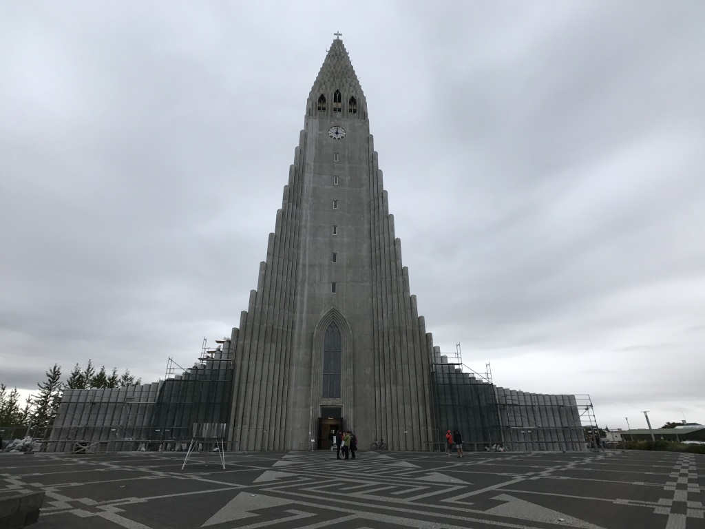2017/08(August)/Iceland/4Star/1024x768_2017-08-25-Iceland-02-Church-HallgrImur.JPG