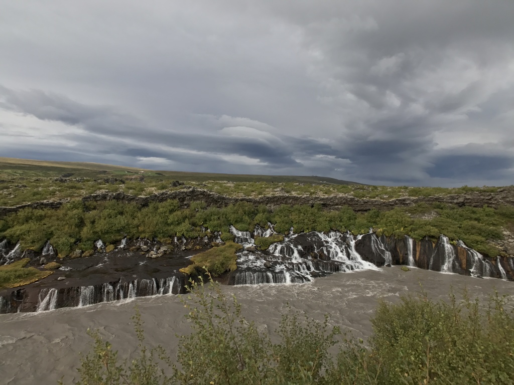 2017/08(August)/Iceland/4Star/1024x768_2017-08-26-Iceland-31-Hraunfossar-falls.JPG