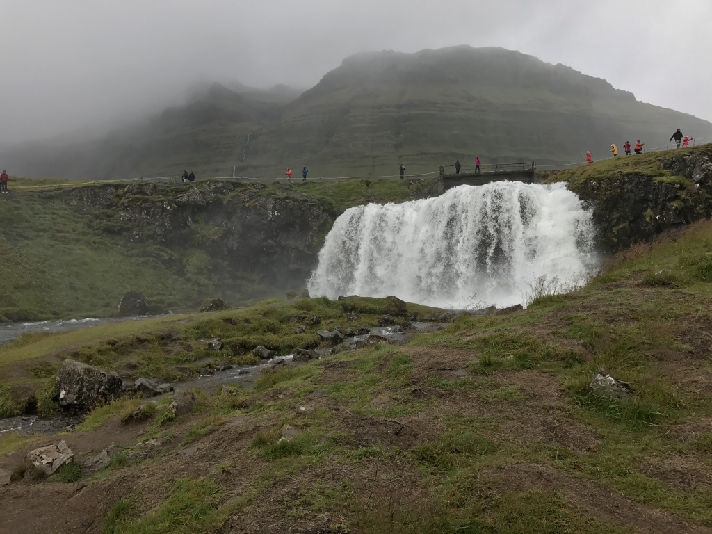 2017/08(August)/Iceland/4Star/1024x768_2017-08-27-Iceland-49-Kirkjufellsfoss.JPG