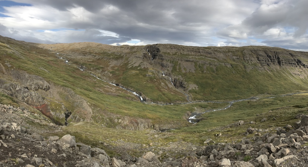 2017/08(August)/Iceland/4Star/1024x768_2017-08-28-Iceland-053-Highway-60-waterfalls.JPG
