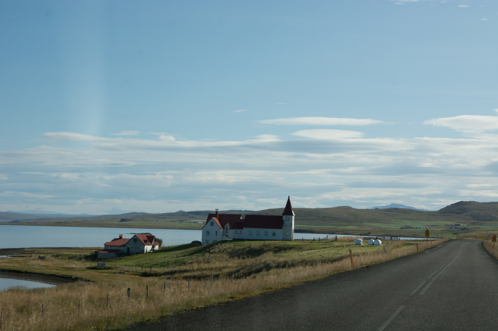 2017-08-29-Iceland-115-church.jpg