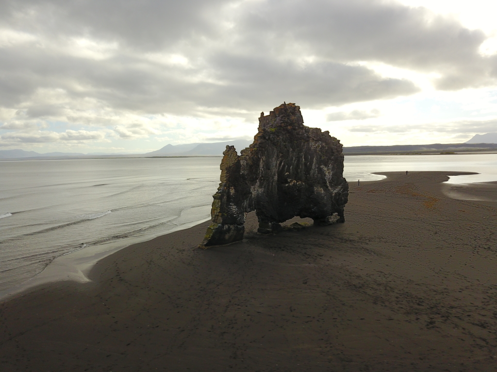 2017/08(August)/Iceland/4Star/1024x768_2017-08-30-Iceland-020-HvItserkur-drone.JPG