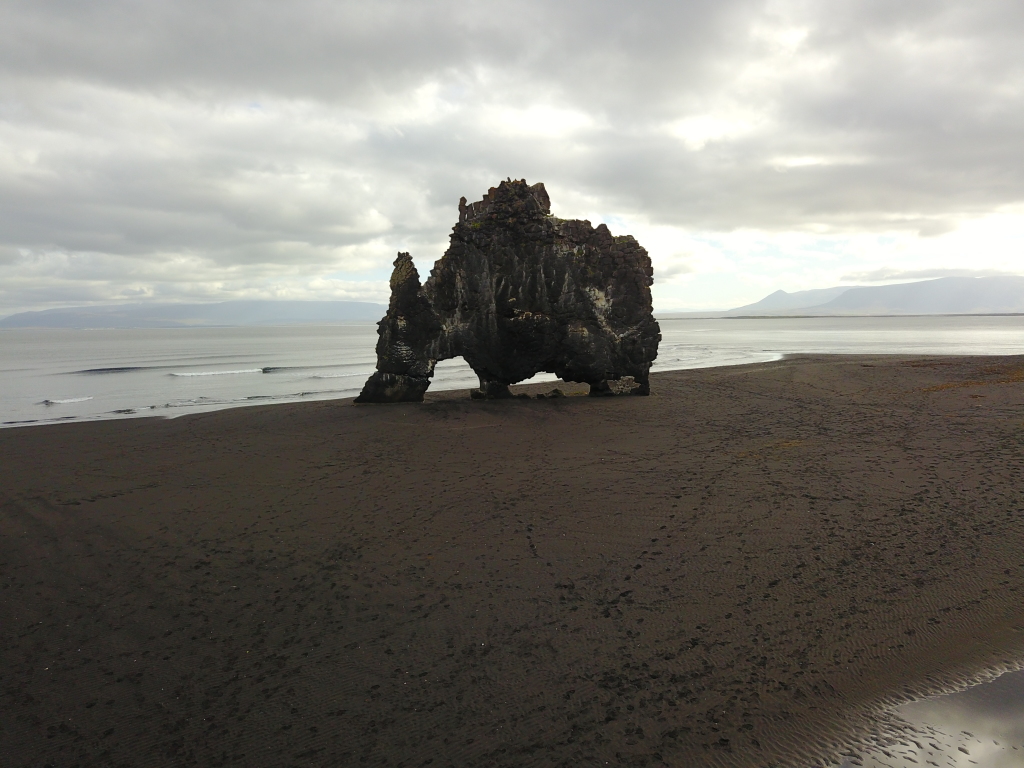 2017/08(August)/Iceland/4Star/1024x768_2017-08-30-Iceland-027-HvItserkur-drone.JPG