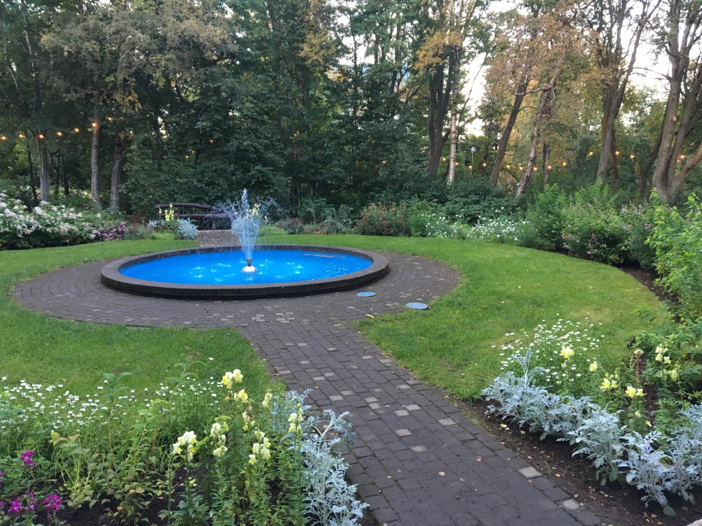 2017-08-30-Iceland-088-Akureyri-botanic-garden.JPG