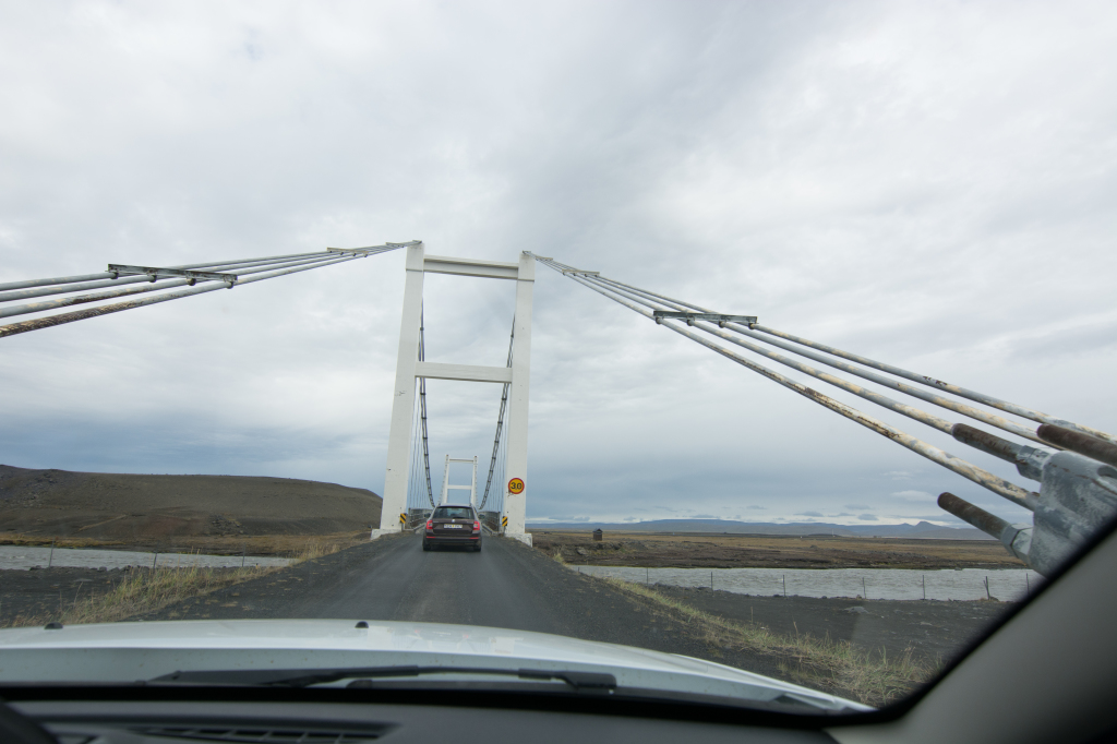 2017-08-31-Iceland-115-bridge.jpg