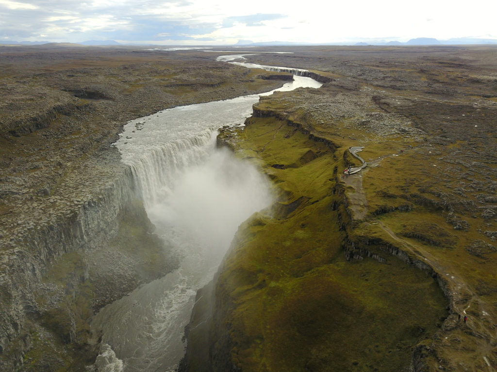 2017/08(August)/Iceland/4Star/1024x768_2017-08-31-Iceland-126-Dettifoss-drone.JPG