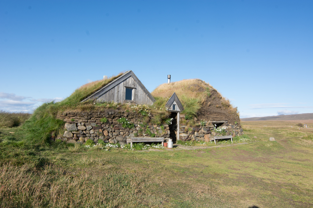 2017-08-31-Iceland-160-Saenautasel-Hobbit-Home.jpg
