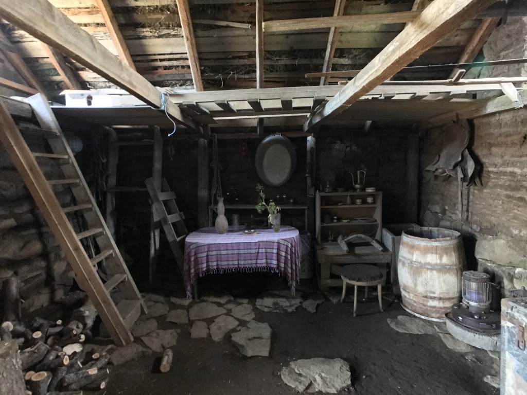 2017/08(August)/Iceland/4Star/1024x768_2017-08-31-Iceland-204-Saenautasel-Hobbit-Home-museum.JPG