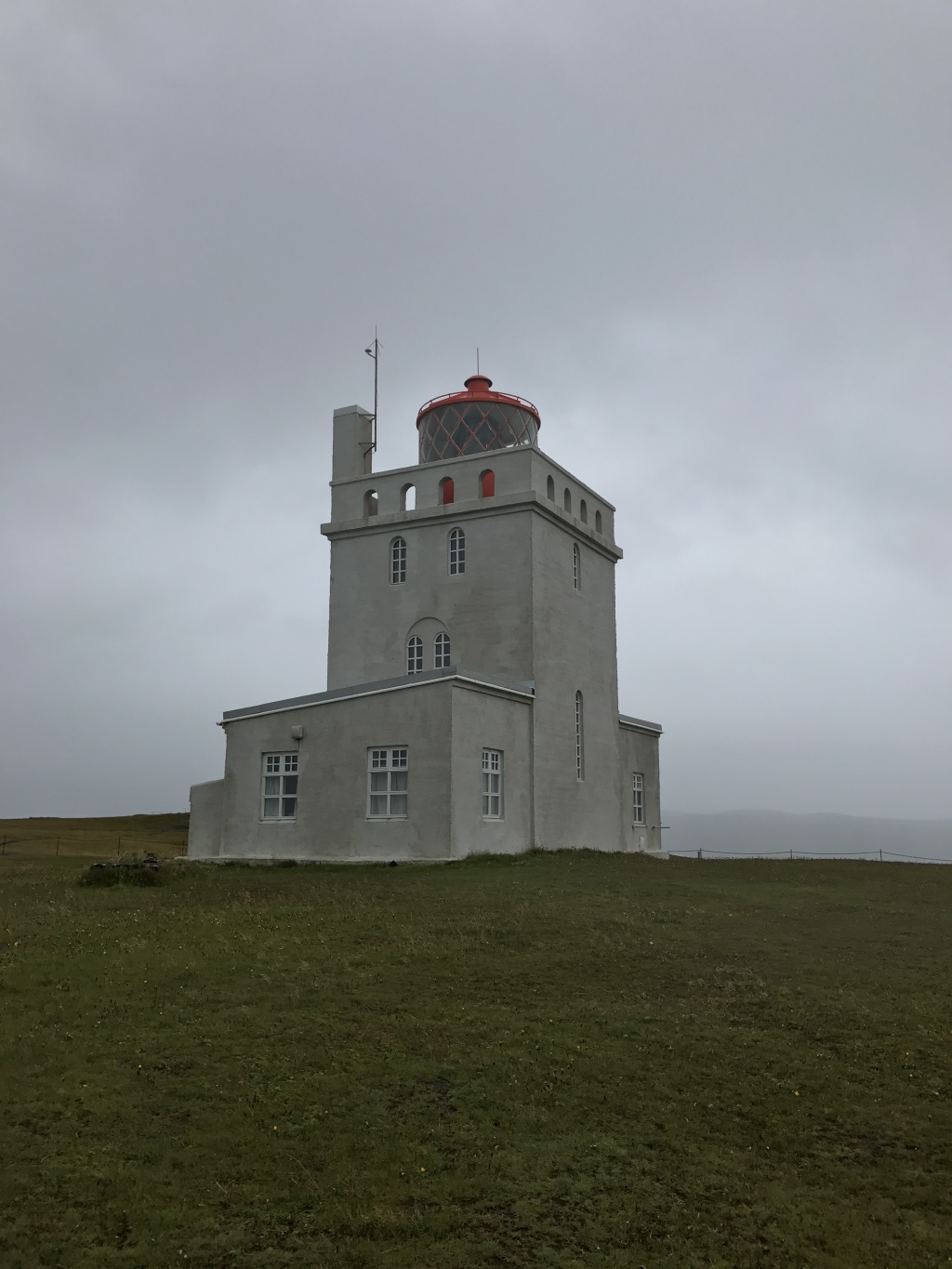 2017/08(August)/Iceland/4Star/1024x768_2017-09-02-Iceland-22-Dyrholaey-building.JPG