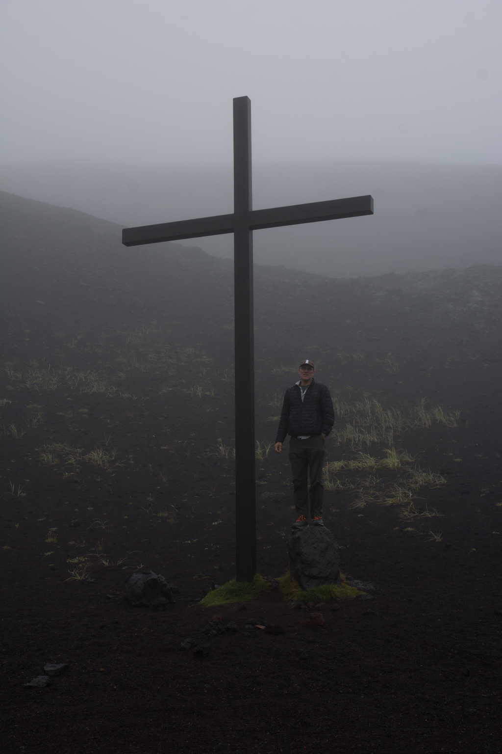 2017-09-02-Iceland-69-Vestmannaeyjar-small-volcanic-island-cross-Travis.jpg