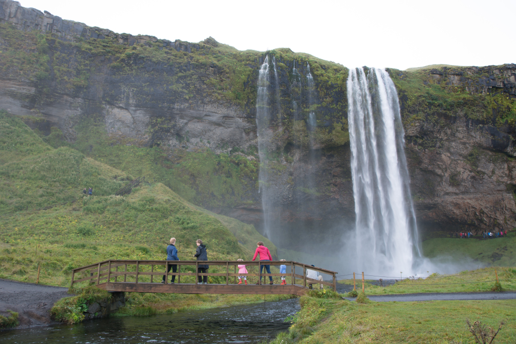 2017/08(August)/Iceland/4Star/1024x768_2017-09-03-Iceland-026-Seljalandsfoss.jpg