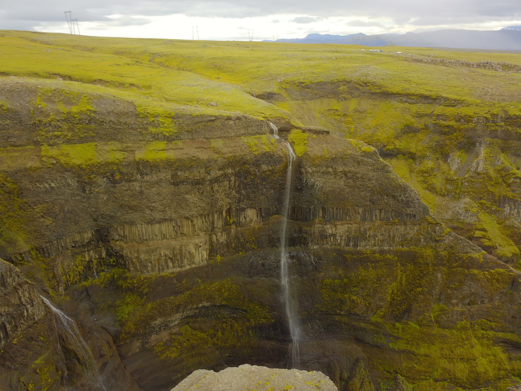 2017/08(August)/Iceland/4Star/1024x768_2017-09-03-Iceland-101-Haifoss-drone.JPG