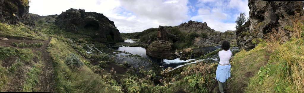 2017-09-03-Iceland-136-Gjain-Garden-of-the-Gods-Suzi-panorama.JPG