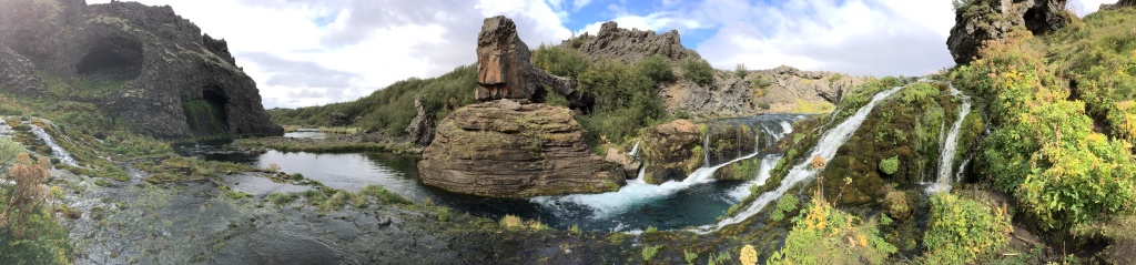 2017-09-03-Iceland-142-Gjain-Garden-of-the-Gods-panorama.JPG