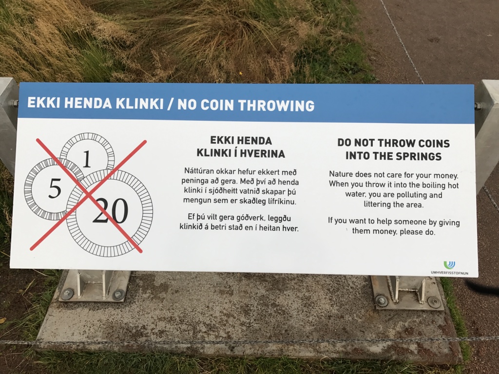2017-09-04-Iceland-040-Geysir-no-coins-sign-funny.JPG