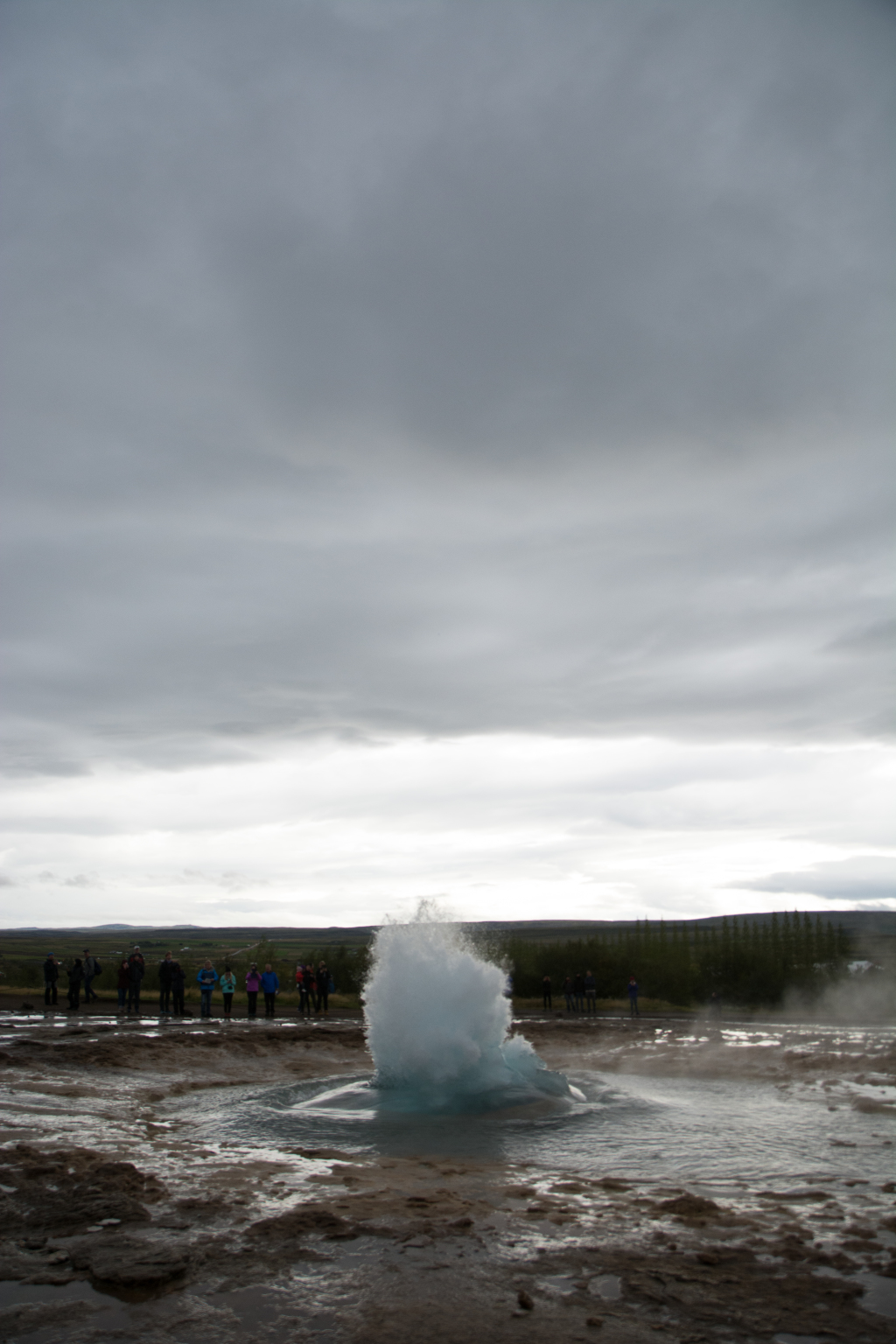 2017-09-04-Iceland-056-Geysir-little-blow.jpg