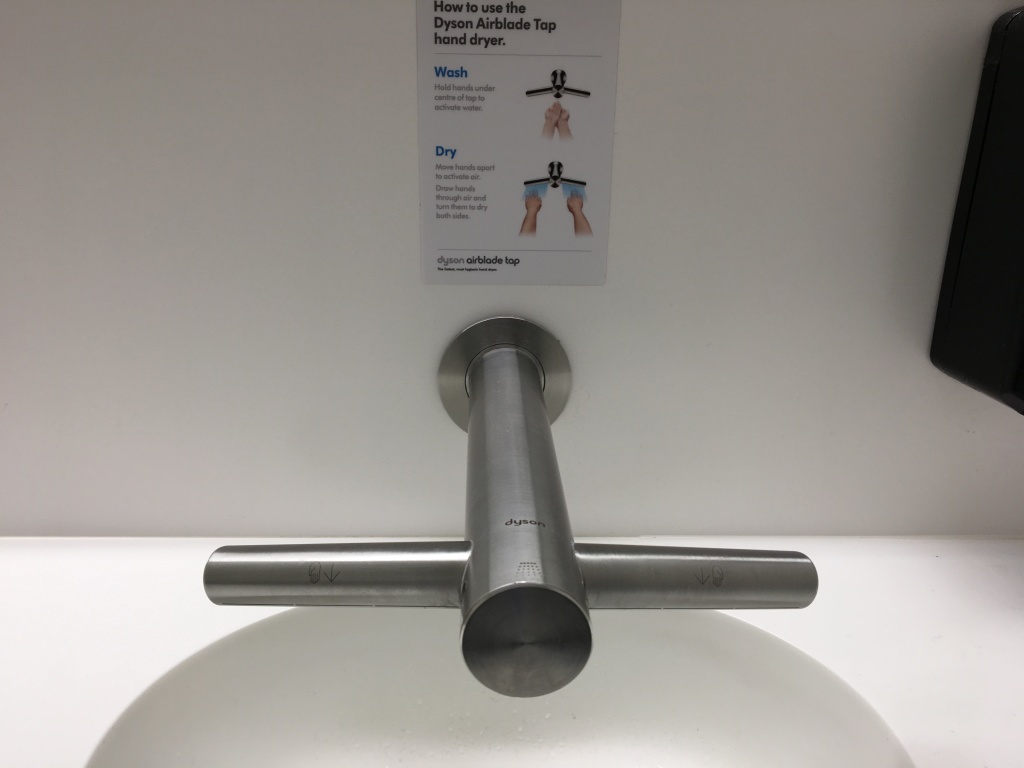 2017-09-05-Iceland-36-airblade-tap-hand-dryer.JPG