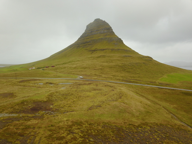 2017-08-27-Iceland-53a-1-arrowhead-mountain-near-Kirkjufellsfoss-Drone.JPG