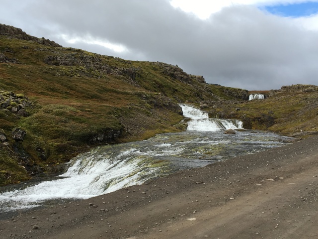 2017/08(August)/Iceland/4Star/640x480_2017-08-28-Iceland-054-Highway-60-waterfall.JPG