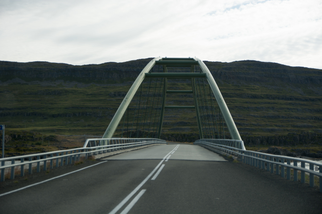 2017-08-29-Iceland-081-bridge.jpg