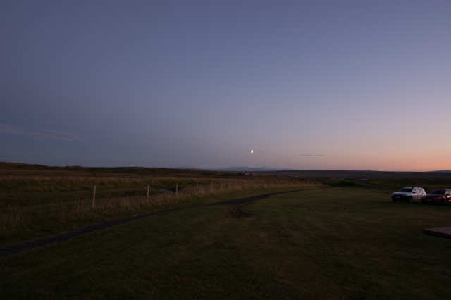 2017-08-29-Iceland-144-Hvammstangi-moon-before-aurora.jpg